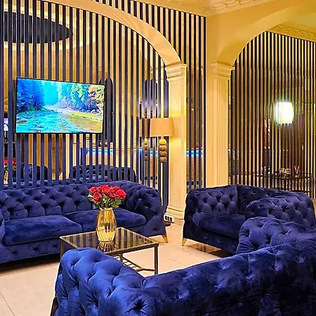Royal Hotel
